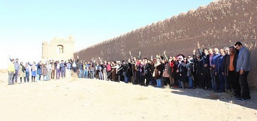 دورهمی محیط زیستی فعالان حوزه گردشگری در شهر تاریخی نوش آباد برگزار شد